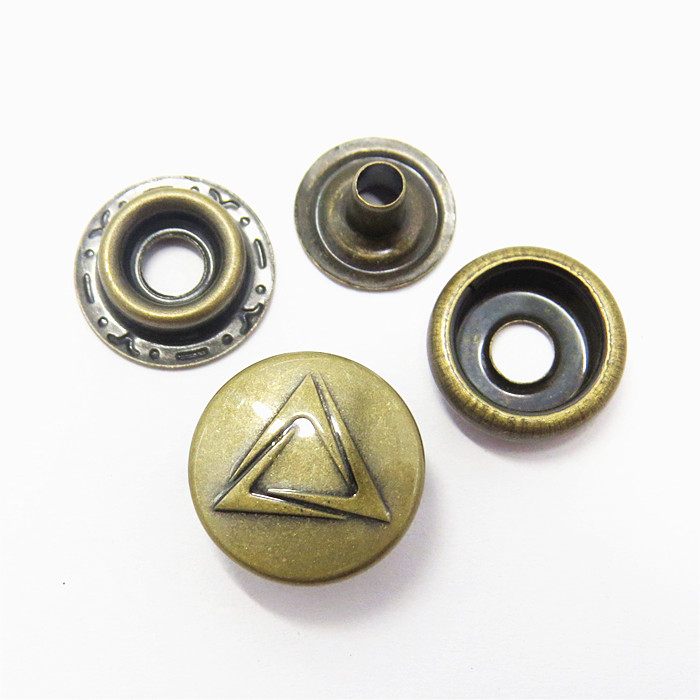 15mm 定制三角形logo車(chē)篷鈕